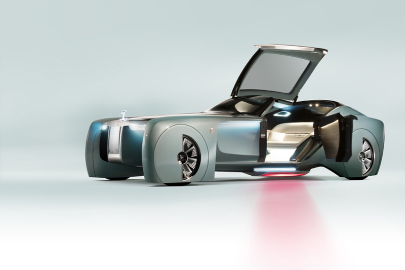 Illustration for article titled The Rolls-Royce 103EX Is A Bizarre Retro Gaze Into A Square-Wheeled Future